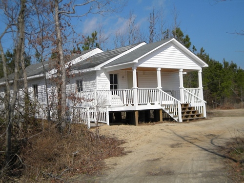hidingplaceoutside_medium.JPG (500x375)px